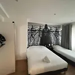 Hollywood 9 People - Khbnb Center *