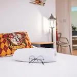 Hollywood 9 People - Khbnb Center Strasbourg