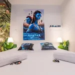 Hollywood 9 People - Khbnb Center Apartment
