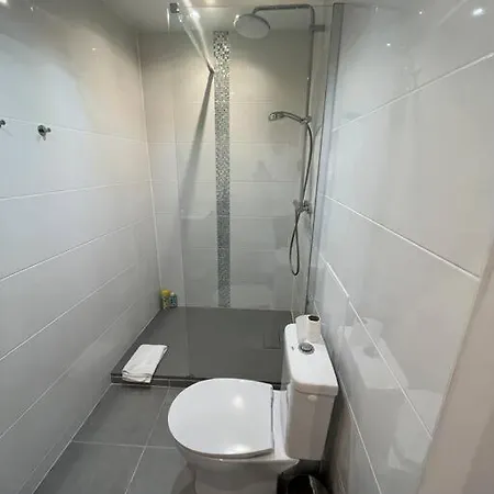 Hollywood 9 People - Khbnb Center * Strasbourg