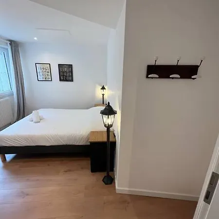 Hollywood 9 People - Khbnb Center * Strasbourg