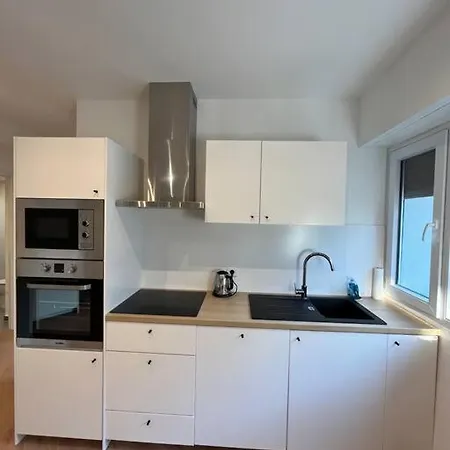 Hollywood 9 People - Khbnb Center Apartment