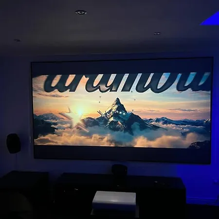 Апартаменты Hollywood 9 People - Khbnb Center Страсбург