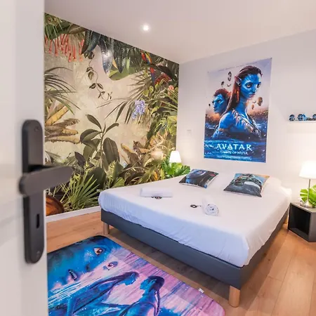 Hollywood 9 People - Khbnb Center Strasbourg