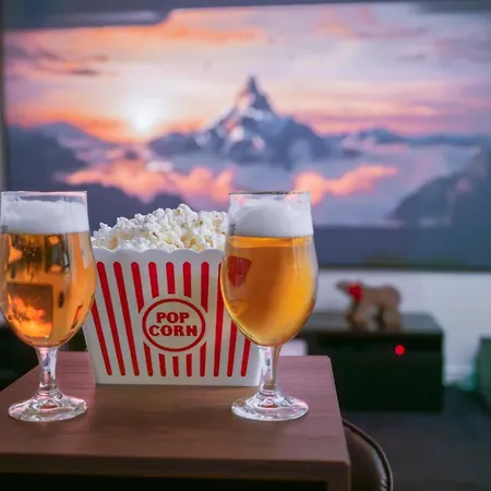 Апартаменты Hollywood 9 People - Khbnb Center