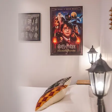 Hollywood 9 People - Khbnb Center Apartament