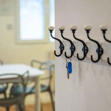 Hollywood 9 People - Khbnb Center Strasbourg