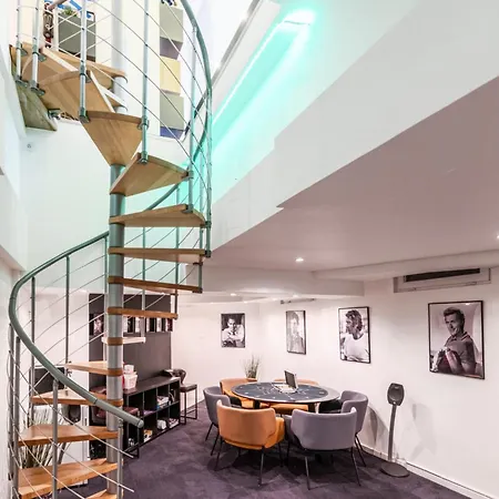 Hollywood 9 People - Khbnb Center *