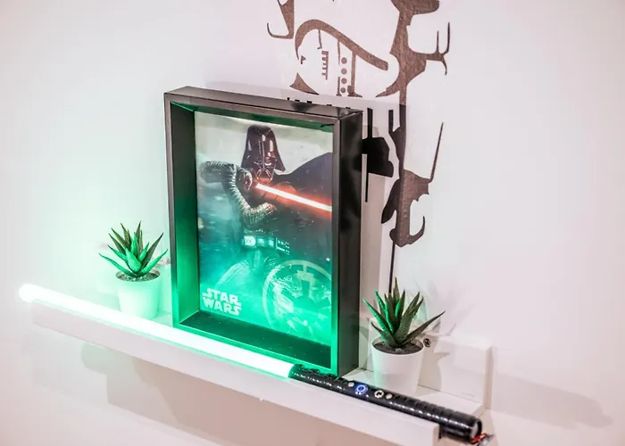 Hollywood 9 People - Khbnb Center * Štrasburk