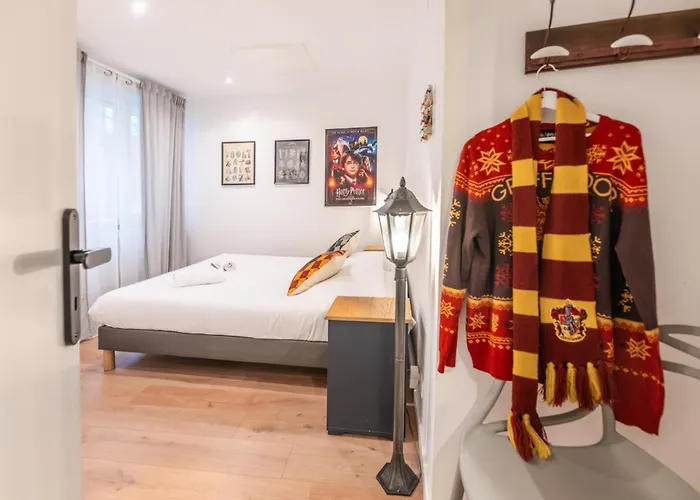 Hollywood 9 People - Khbnb Center Apartmán *