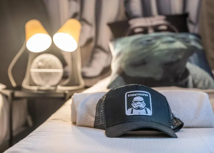 Hollywood 9 People - Khbnb Center Apartmán