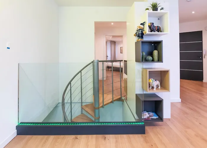 Hollywood 9 People - Khbnb Center Apartmán Štrasburk