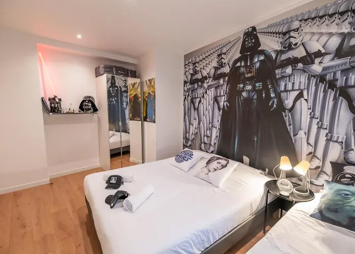 Hollywood 9 People - Khbnb Center Apartmán *