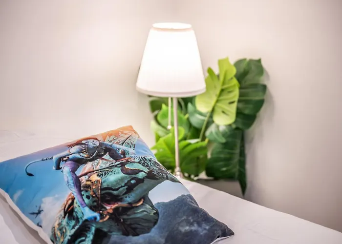 Hollywood 9 People - Khbnb Center Apartmán Štrasburk