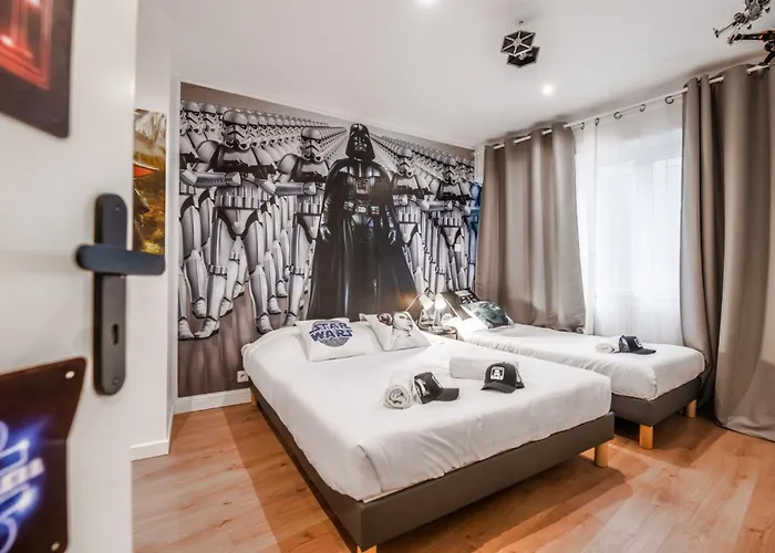Hollywood 9 People - Khbnb Center Apartmán *
