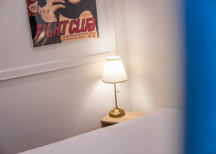 Hollywood 9 People - Khbnb Center * Štrasburk