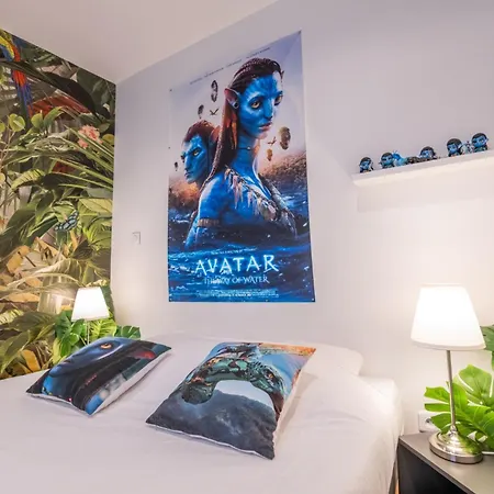 Hollywood 9 People - Khbnb Center *
