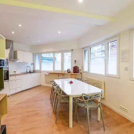 Hollywood 9 People - Khbnb Center Apartment Strasbourg